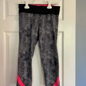 UNDER ARMOUR. Work out leggings. Length goes right under knee. Cropped leggings